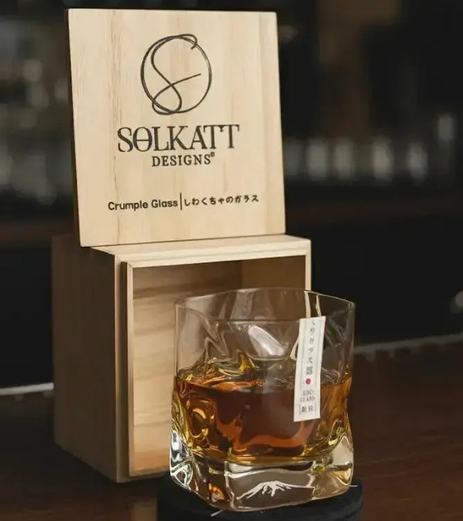 Crumple Whisky Glass elegantly packaged in a gift box, ideal for whisky enthusiasts.