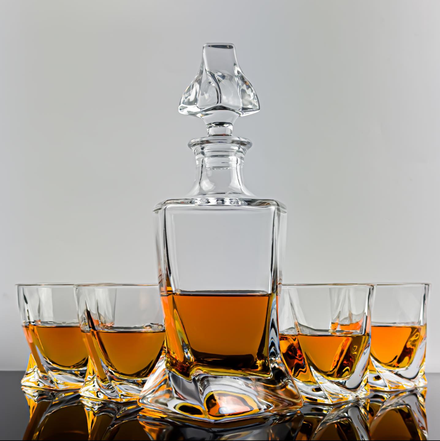 Twisted Whiskey Decanter and matching glasses Set Solkatt Designs Australia