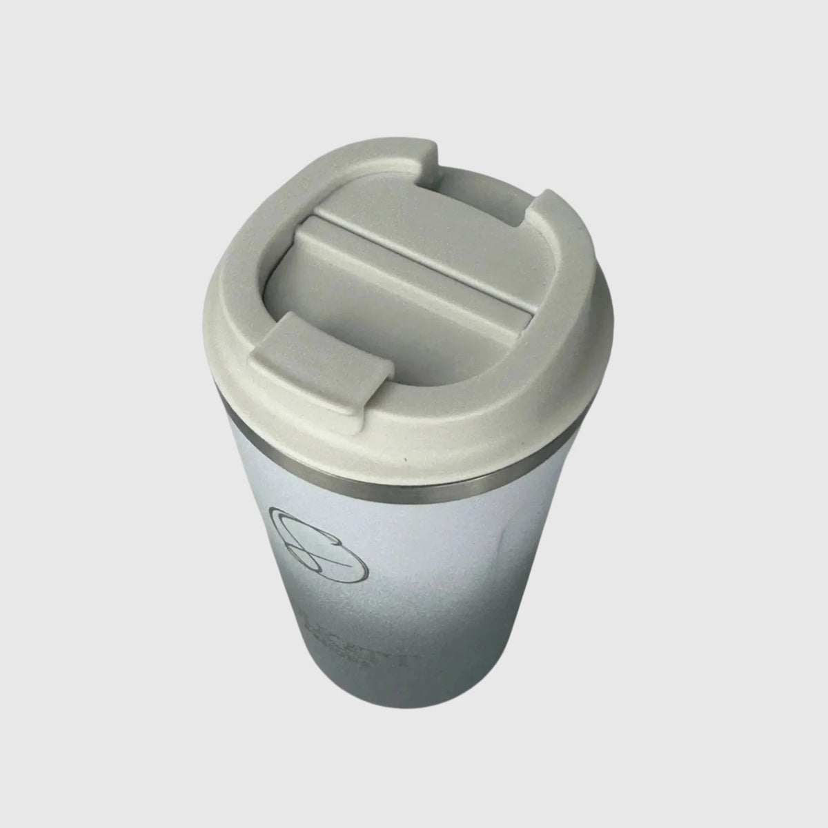 Top view close-up of Misty Grey coffee cup sip lid – Solkatt Designs
