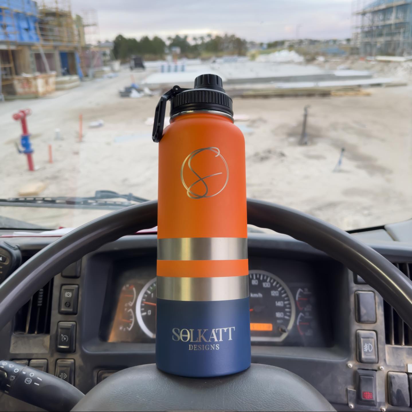 Solkatt designs tradie water drink bottle Ole mate orange