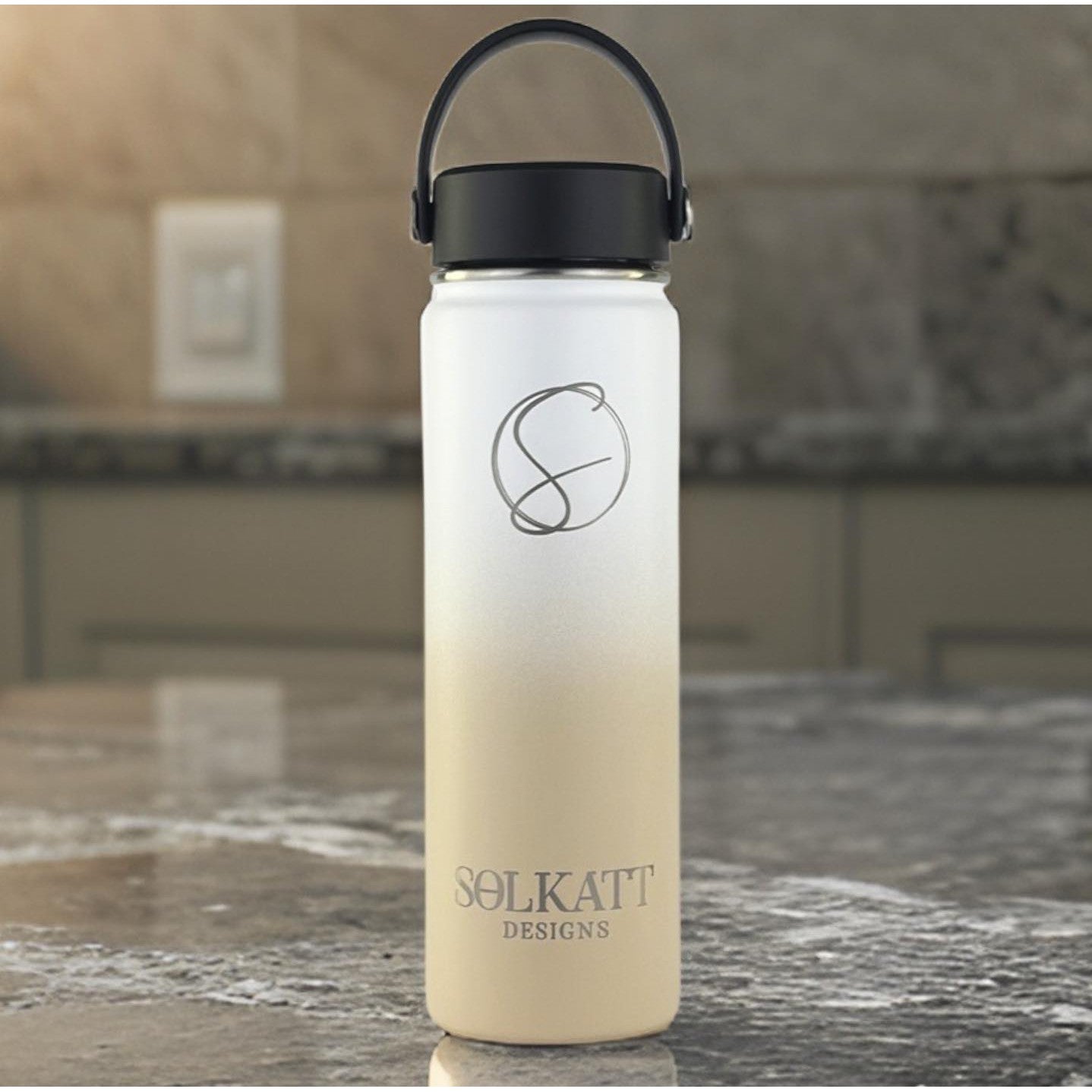 Sandy Bay (Pastel Beige) 650ml / 22oz Stainless Steel Insulated Drink Bottle - Solkatt Designs 