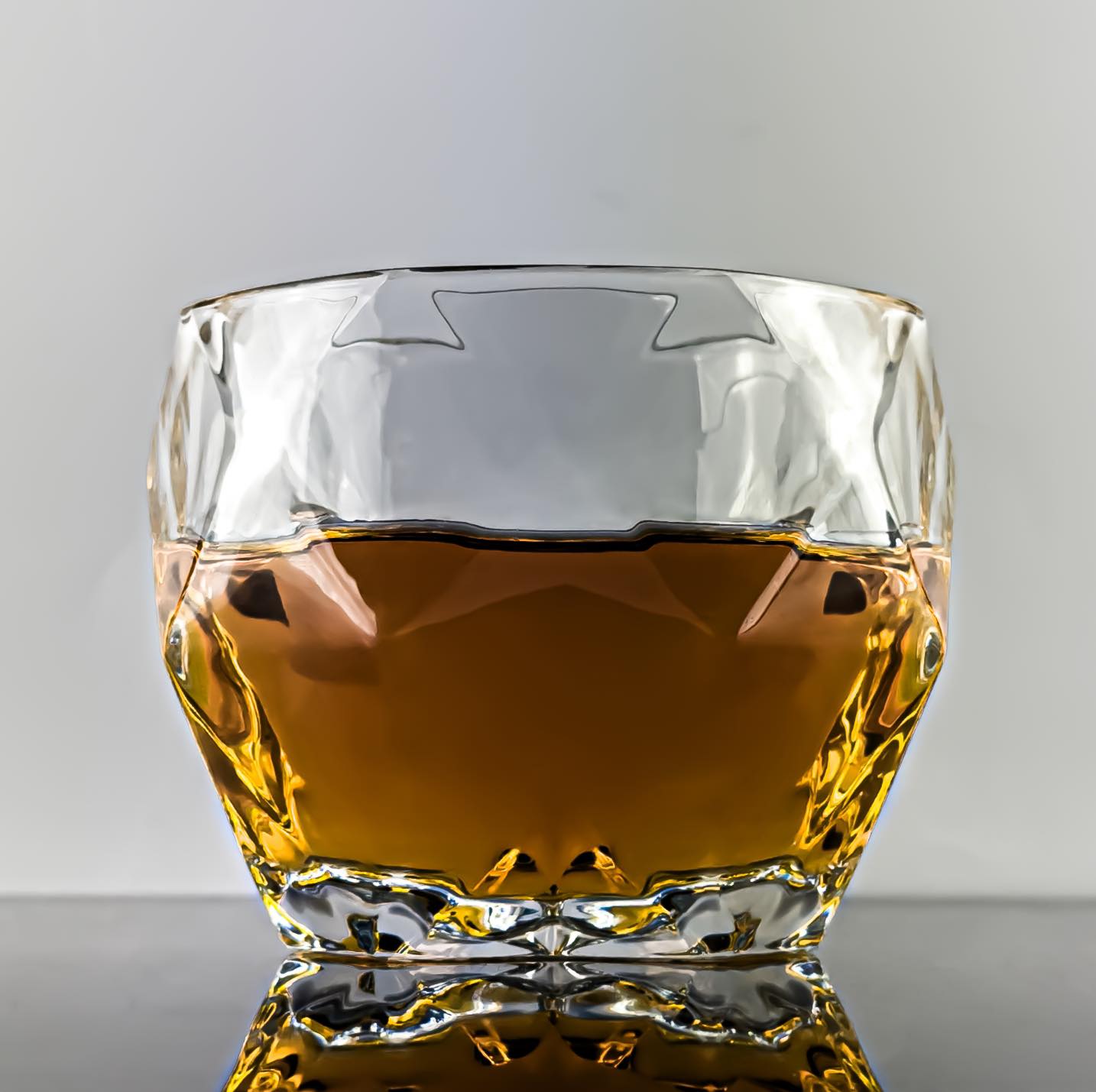 Diamond Pattern Whisky Glass Solid Bottom Sturdy